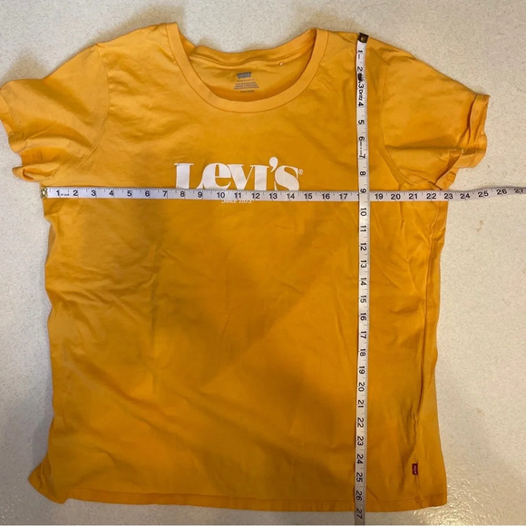 Levi’s yellow gold graphic logo tee t-shirt Women’s size 2X - Picture 3 of 4
